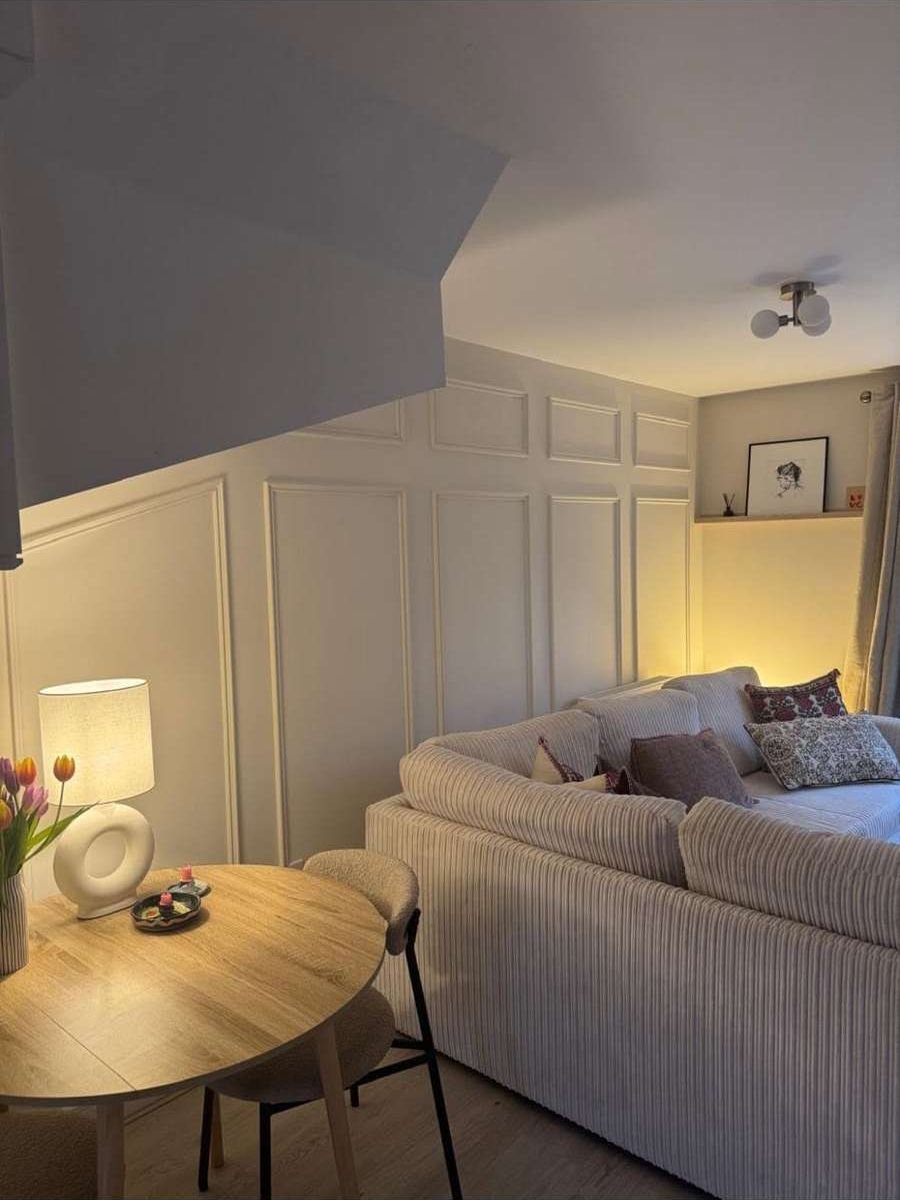 Fitted wall panelling by MT Joinery